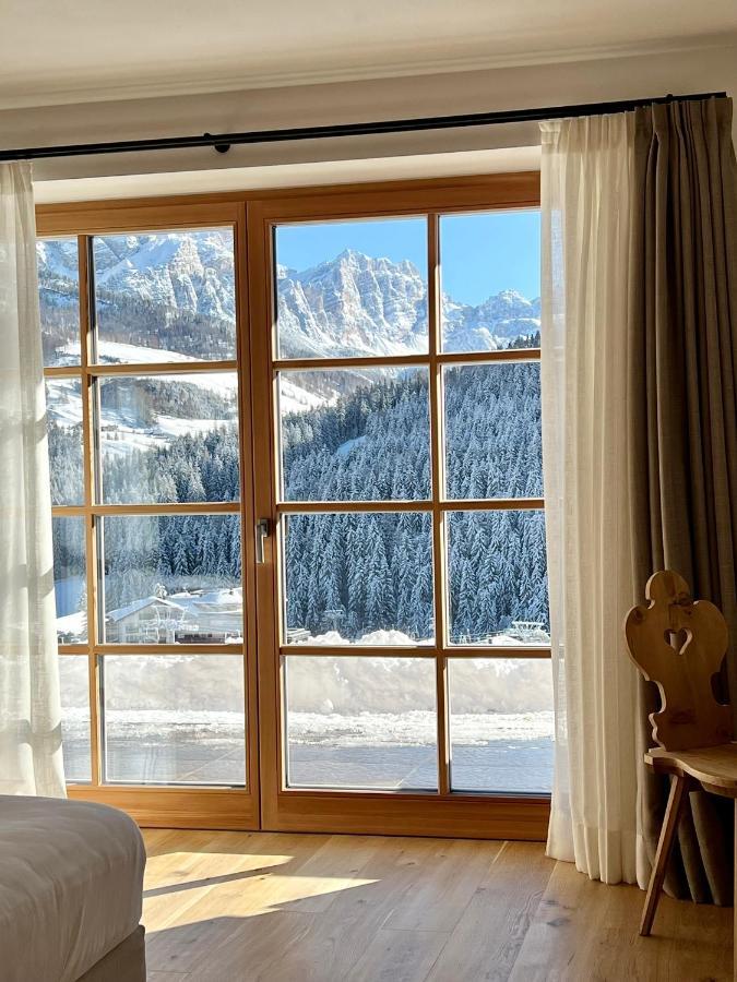 דירות לה וילה Surrounded By Green - Luxury Chalet At The Foot Of The Dolomites מראה חיצוני תמונה